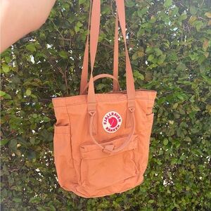 Fjallraven Kånken Tote in Orange
